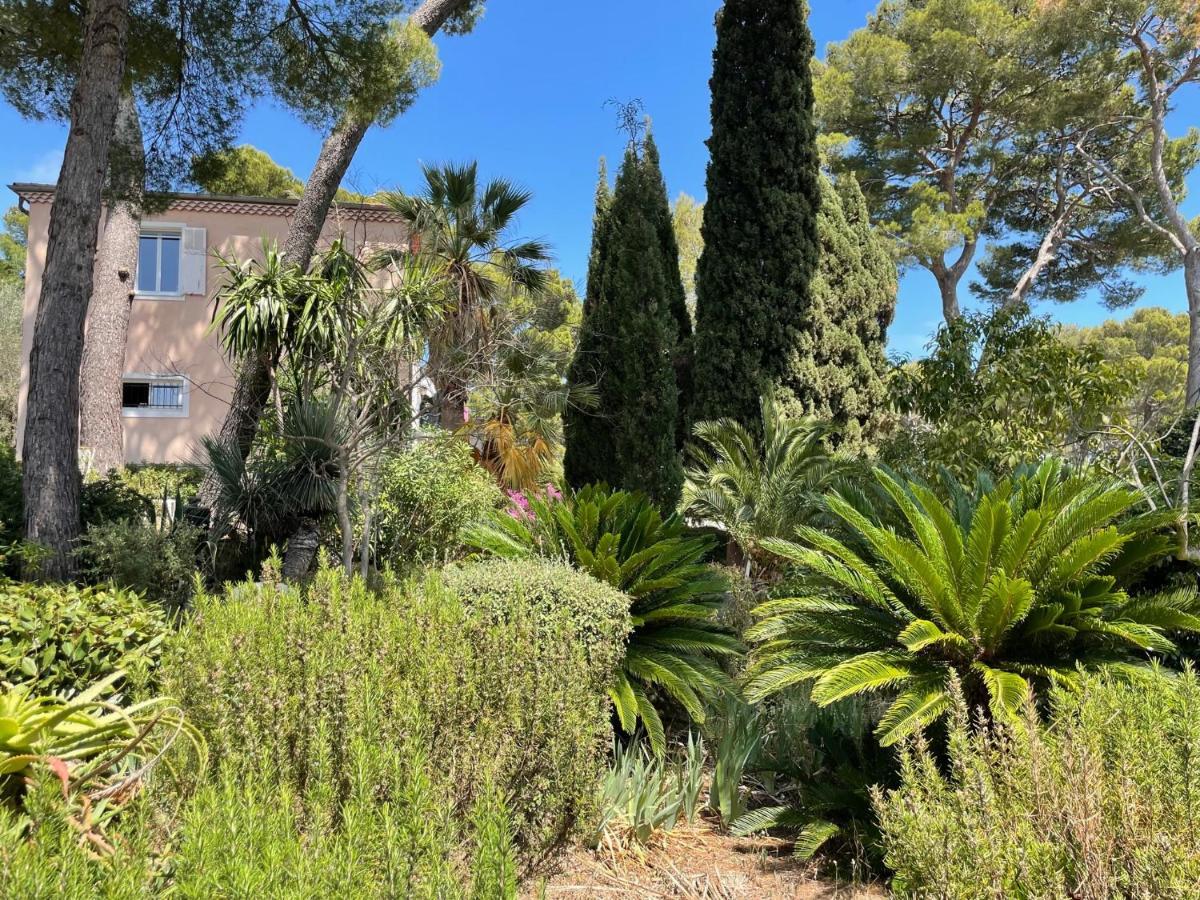 Rez-de-chaussee Dans Grand Jardin Provencal, A La Tatiana Juan-les-Pins