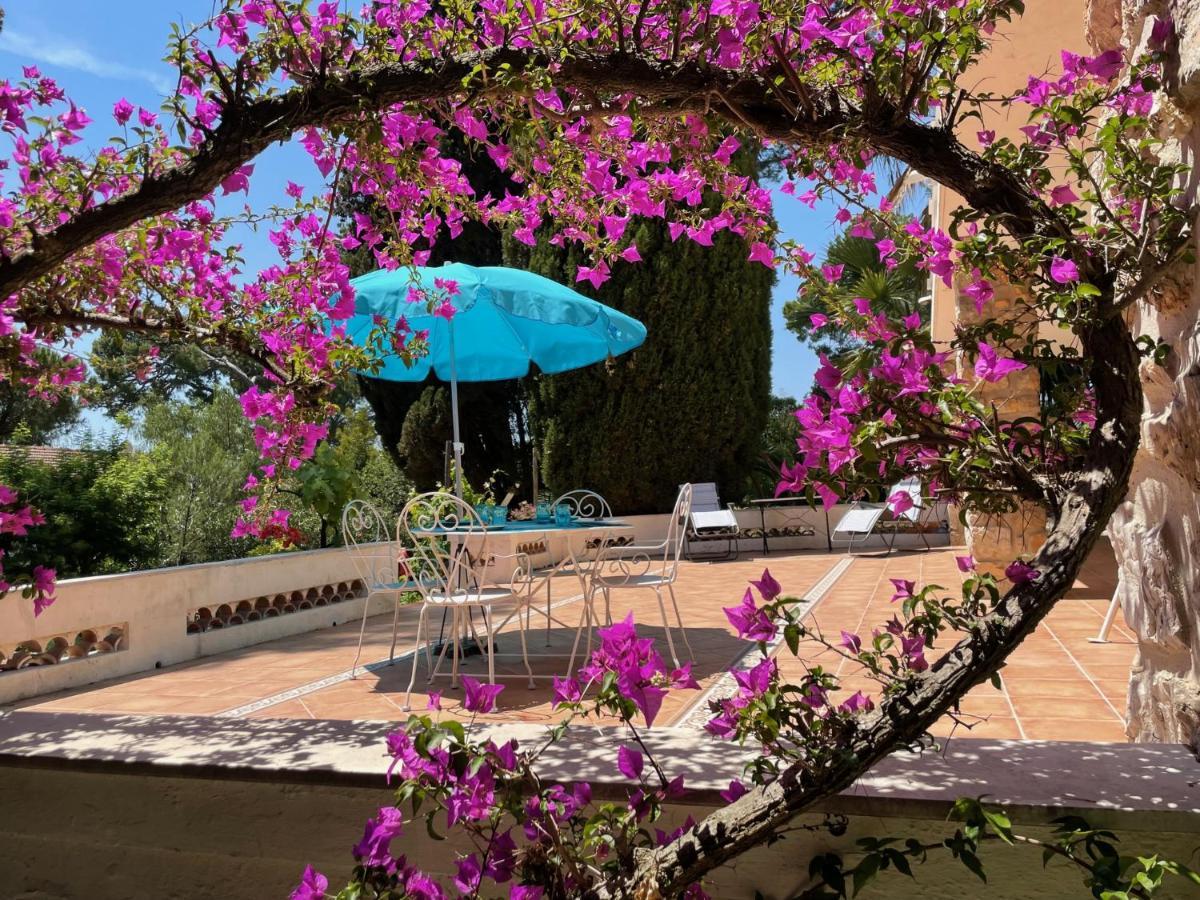 Rez-de-chaussee Dans Grand Jardin Provencal, A La Tatiana * Juan-les-Pins