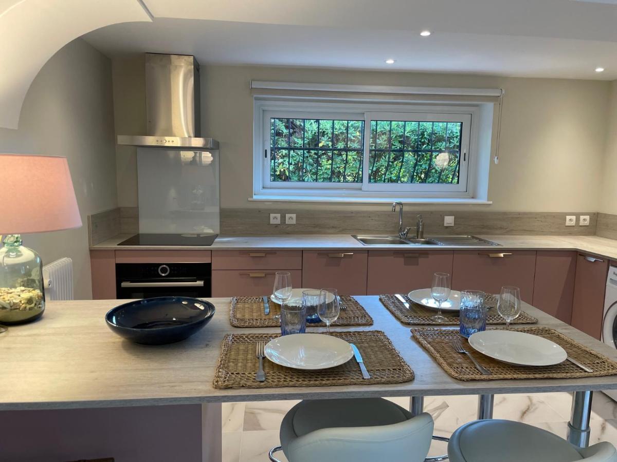 Rez-de-chaussee Dans Grand Jardin Provencal, A La Tatiana Appartement